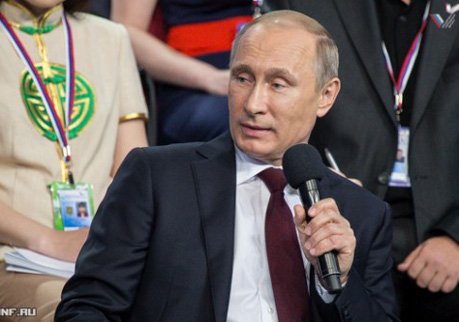 Путин пообещал защитить Константиново от застройки