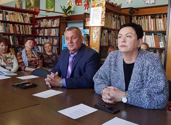 Депутаты облдумы посетили учреждения социальной сферы в Ряжском районе