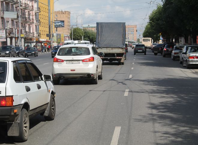 На участке дороги по Первомайскому проспекту могут запретить останавливаться