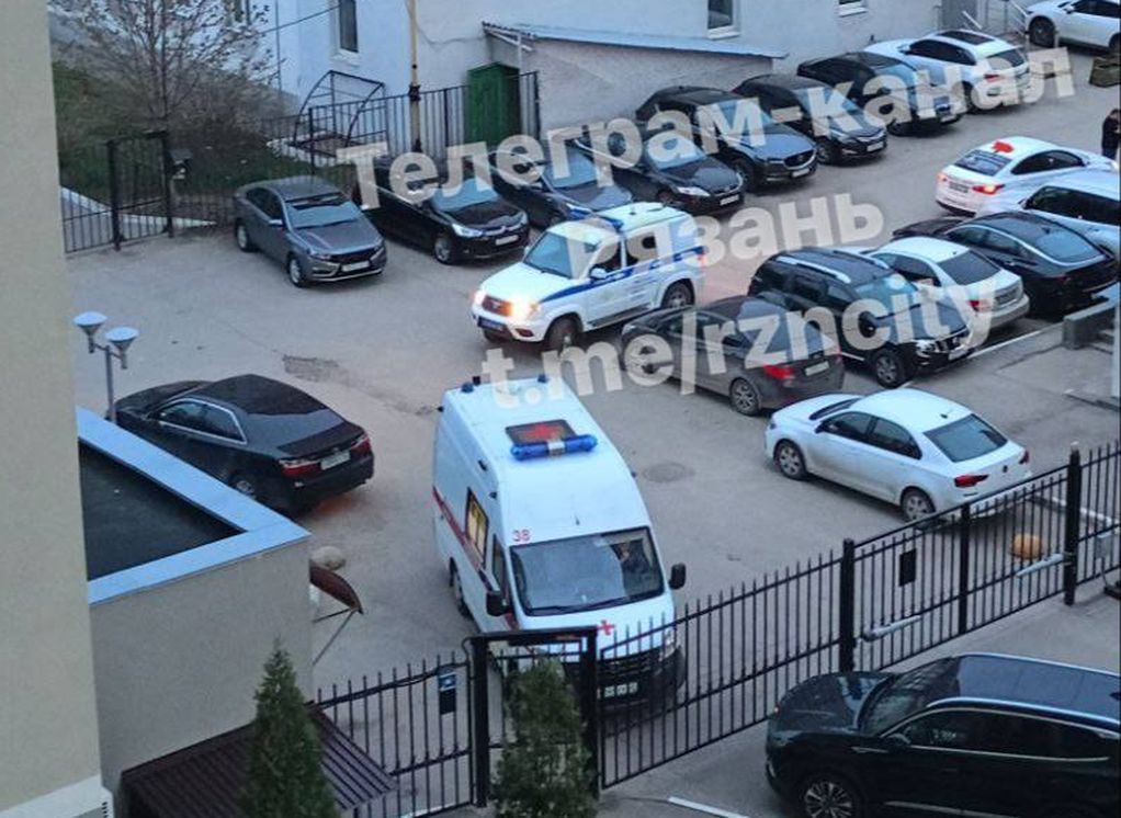 На Первомайском проспекте заметили автомобили «скорой» и полиции